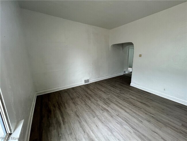 Foto del edificio - 3654 E 53rd St