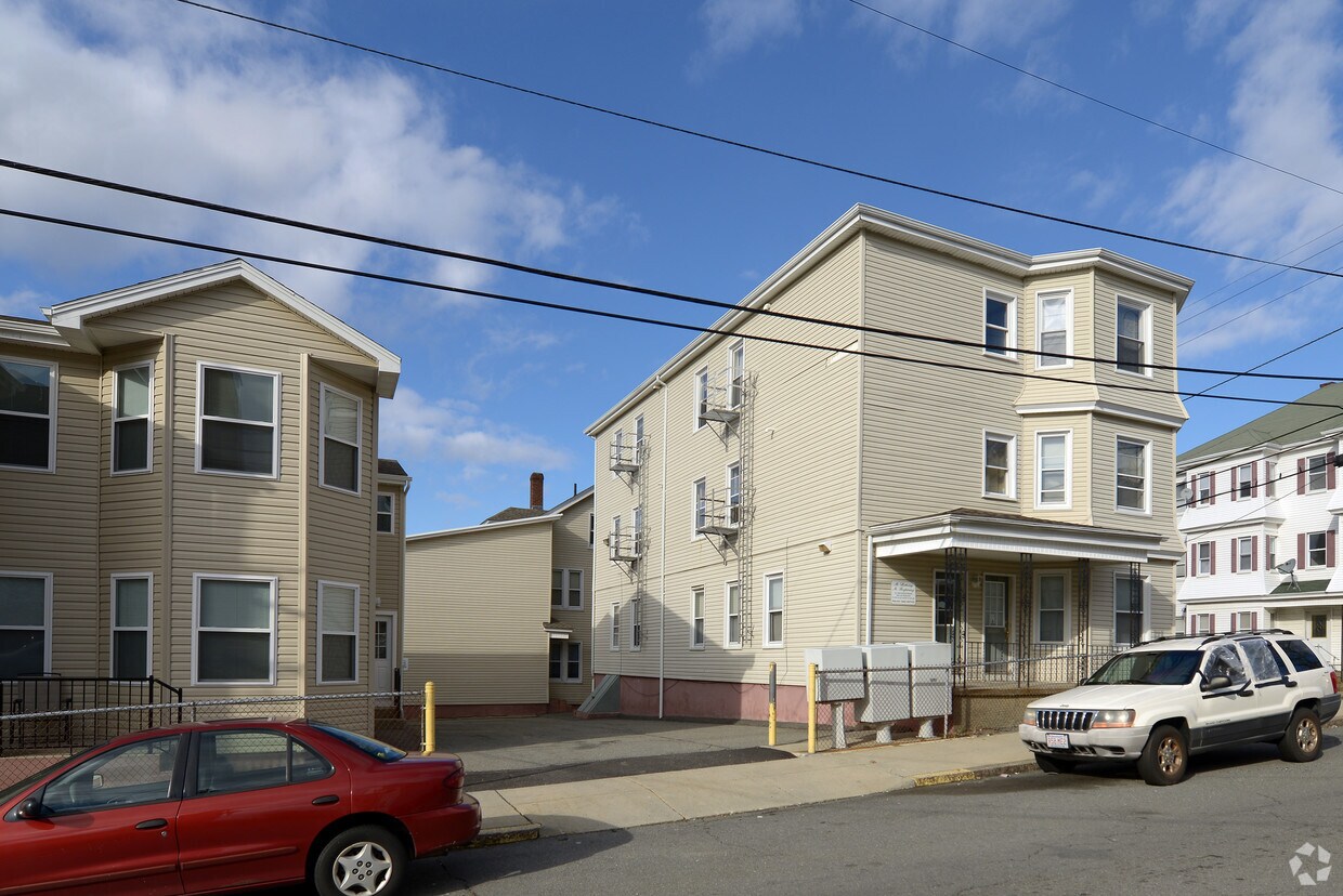 162188 Tremont St, Fall River, MA 02720 Apartments in Fall River, MA