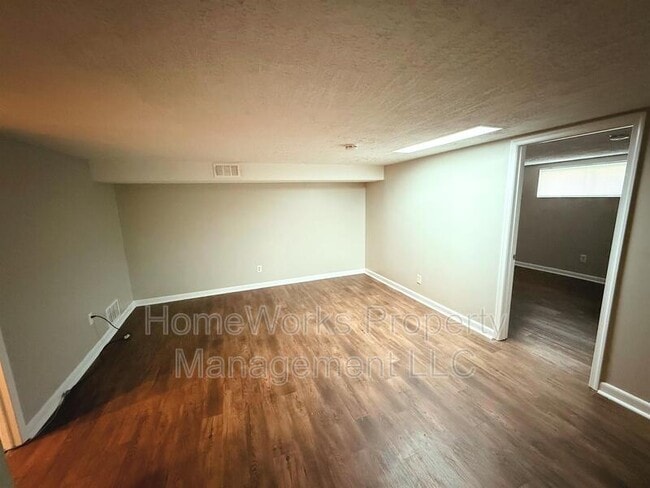 Foto del edificio - 5606 Chelwynd Rd