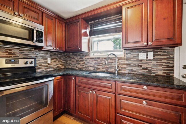 Foto del edificio - 2553 Collins St