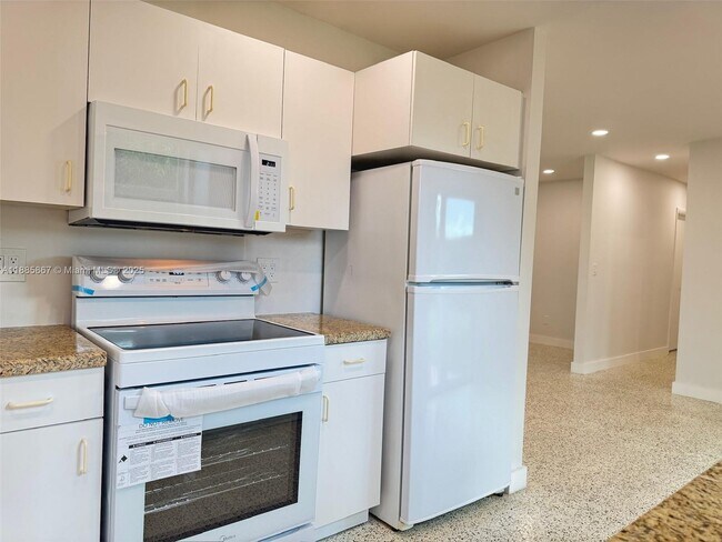 Foto del edificio - 10760 SW 66th Dr