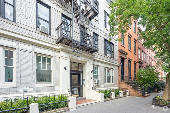 Building Photo - 334 W 22nd St