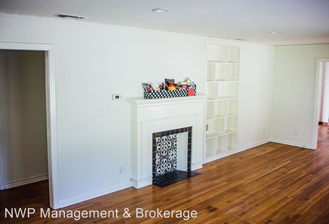Building Photo - 3 br, 1.5 bath House - 918 N Azalea