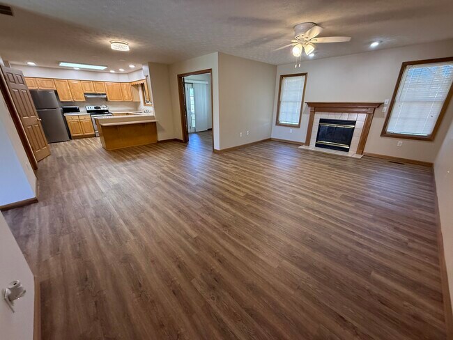 Building Photo - 5 Micaela Ct