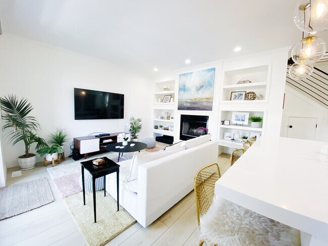 Photo - 1080 Old Stone House Way