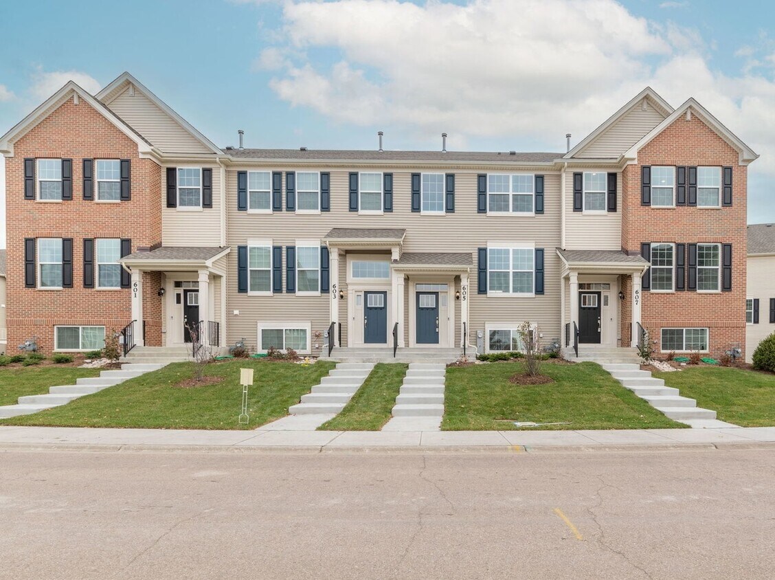 Primary Photo - 605 Brook Ct