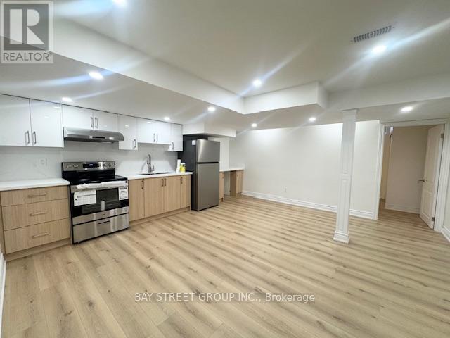 Building Photo - 59 Larkmead Crescent