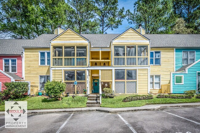 Building Photo - 903 Peacock Pl