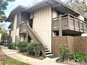 Building Photo - 1150 S Meadow Ln