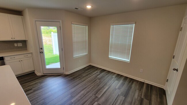 Foto del edificio - 3 bed, 2.5 Bath Townhome Available in Reid...