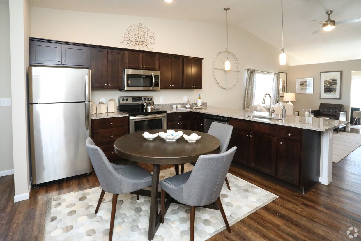 Redwood Brownstown West Road South Apartments in Brownstown, MI