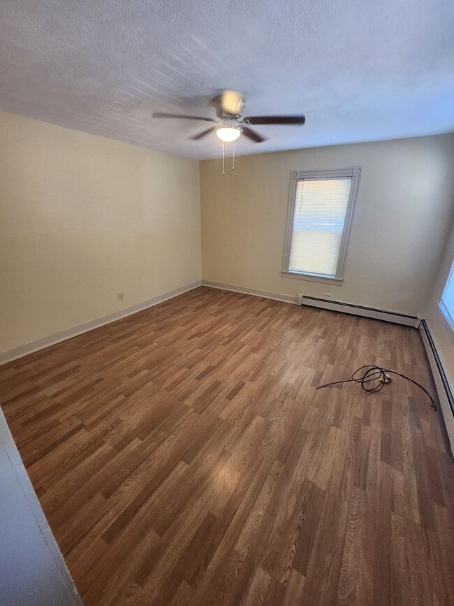 Building Photo - Single Family 4 Bd 2 Bath With Office and ...