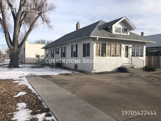 Building Photo - 530 Maple St