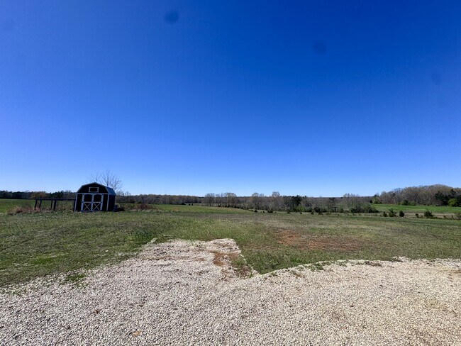 Foto del edificio - 3690 Old Airport Rd
