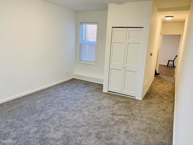 Building Photo - 1 br, 1 bath Apartment - 837 W 36th St