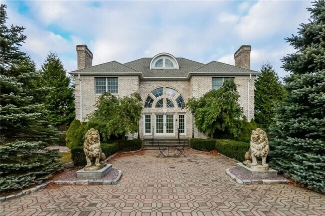 Foto del edificio - 45 Captain Wightman Ln