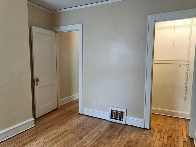 Foto del edificio - 2353-2355-2355 S Williams St
