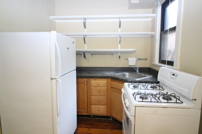 Foto del edificio - 1219 Bolton St