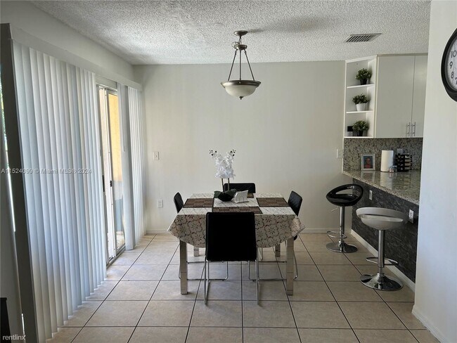 Foto del edificio - 3 br, 2.5 bath House - 6255 Kendale Lakes Cir