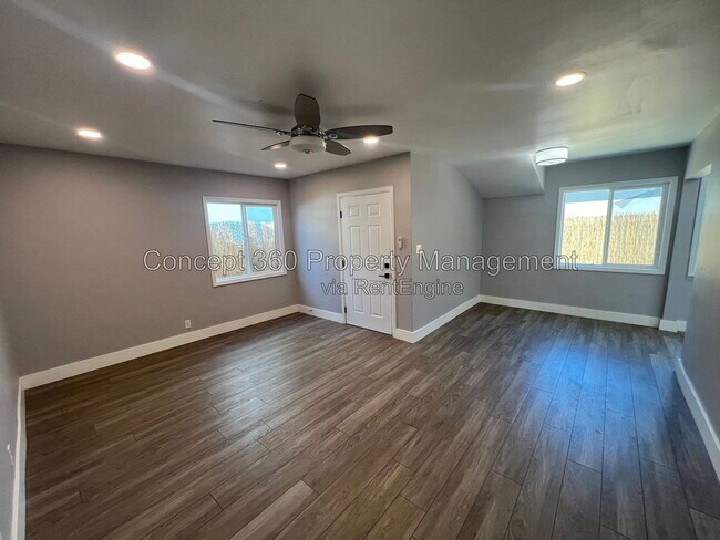 Foto del edificio - 13717 Yukon Ave
