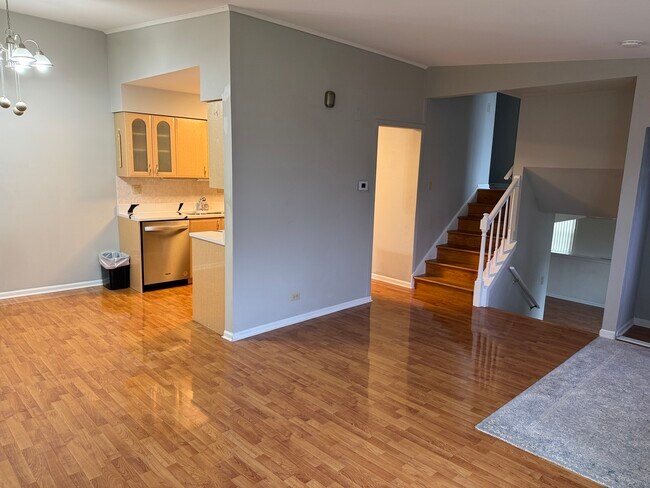 Foto del edificio - 410 Ashwood Ct