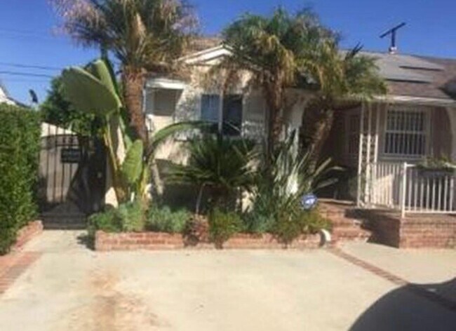 Frente de la casa - 6500 Whitaker Ave