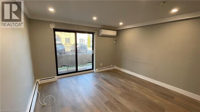 Photo du bâtiment - 700 Lawrence Rd