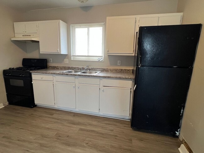 Photo - East Ridge Apartments - Remodeled 2 bedroom unit w/ Balcony