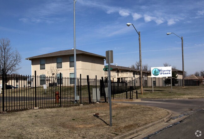 Foto del edificio - Whispering Pines