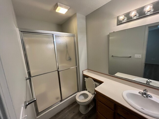 Foto del edificio - LEASE TAKEOVER: NO DEPOSIT NEEDED !!! Nice 3 Bedroom 2 Bathroom Single Family Home in Joplin MO!