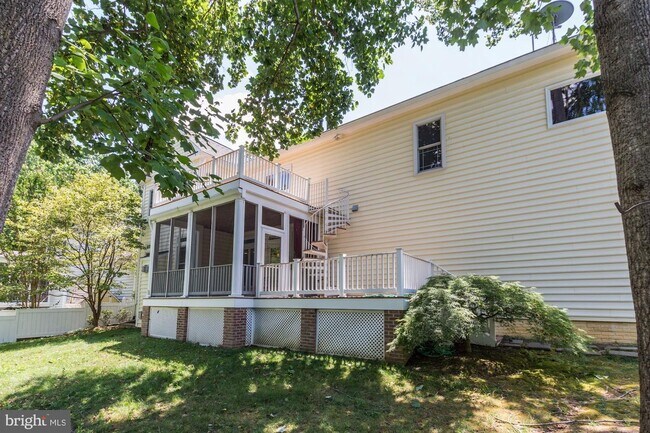 Building Photo - 948 Gentlewood St
