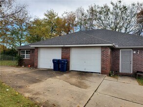 Building Photo - 602 Paige Pl