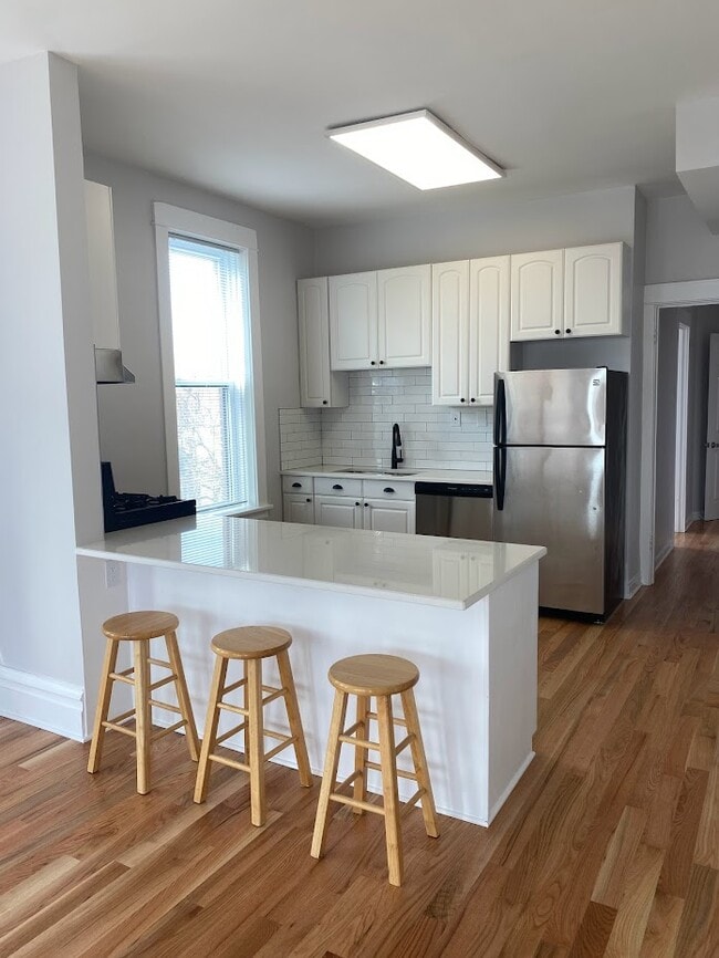 kitchen and island - 4200 N Damen Ave