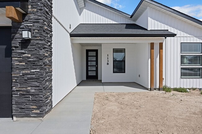 Foto del edificio - 1138 Crestview Dr