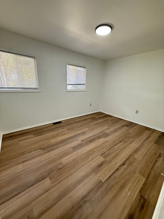 Building Photo - MAI319#-LS BK