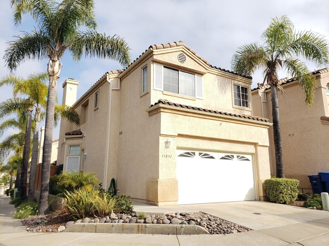 Foto principal - Spacious and Bright Mira Mesa Home