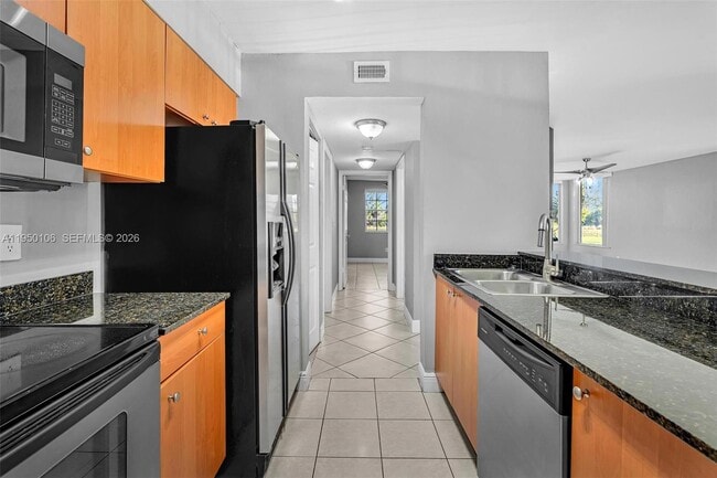 Foto del edificio - 2881 N Oakland Forest Dr