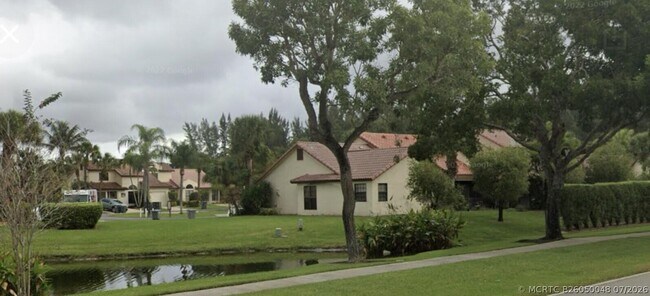 Foto del edificio - 10300 Hidden Springs Ct