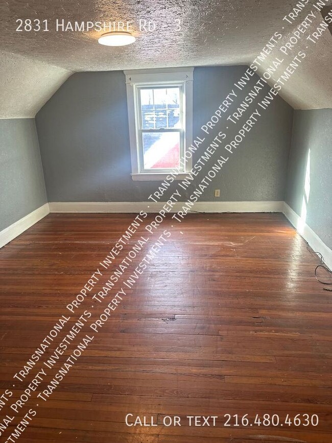 Building Photo - Charming 1-Bedroom Third-Floor Apartment i...