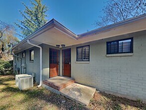 Building Photo - 1332 Eubanks Ave