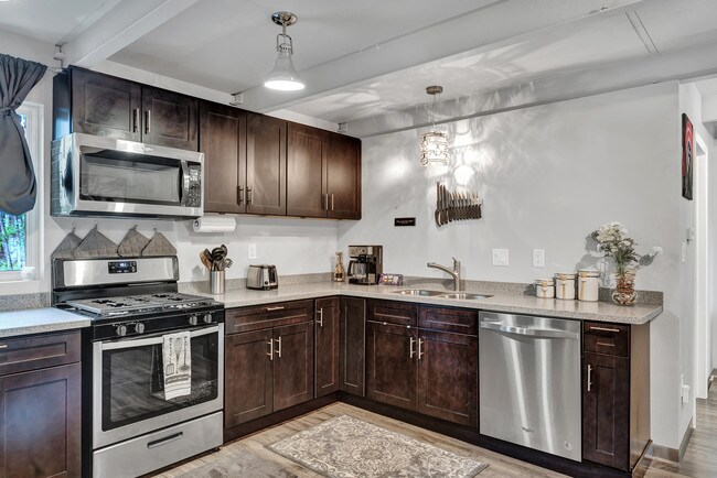 Dish Washer - 11142 Mausel St