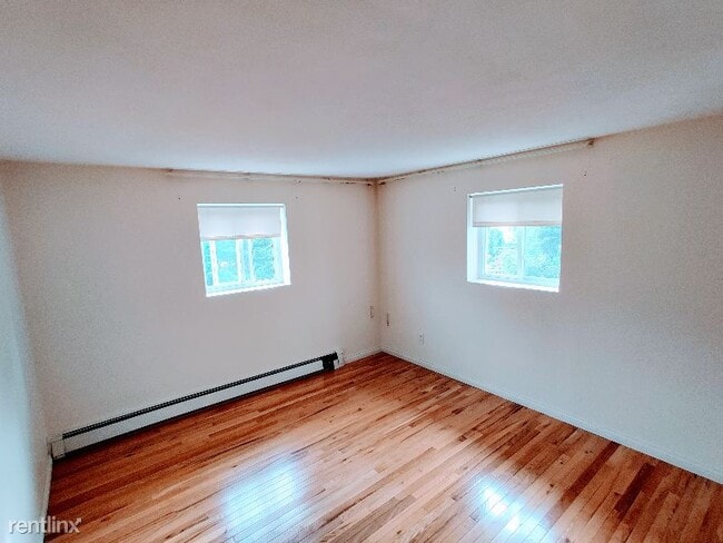 Building Photo - 2 br, 1 bath Condo - Byron rd