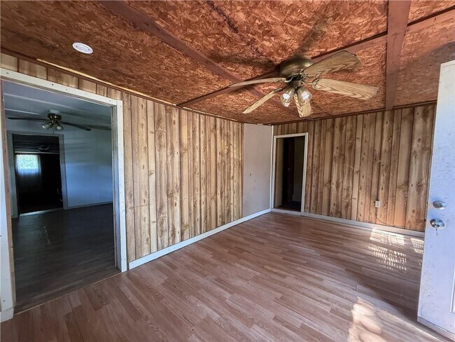 Building Photo - 6231 Zinc Rd