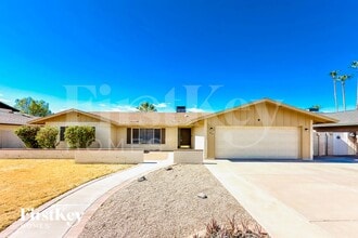 Building Photo - 813 E Todd Dr