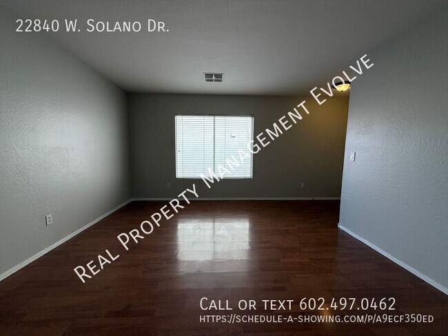 Foto del edificio - 22840 W Solano Dr