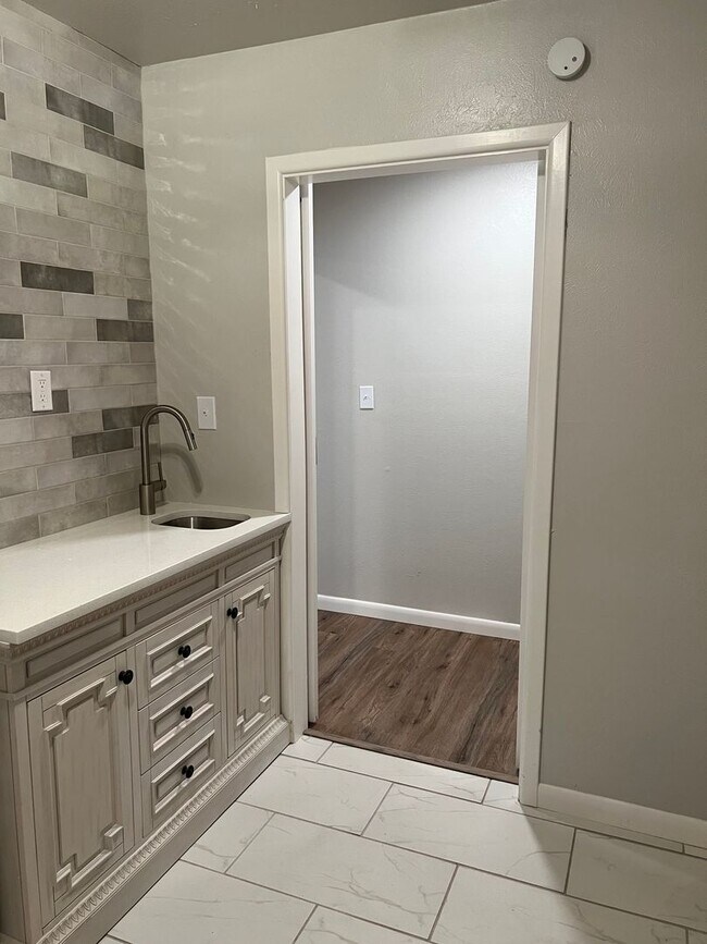 Foto del edificio - Just Reduced!