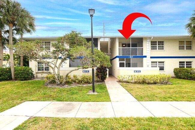 Building Photo - 1530 SE Royal Green Cir