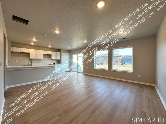 Building Photo - BRAND NEW, BEAUTIFUL FINISHES!- 3 Bedroom ...