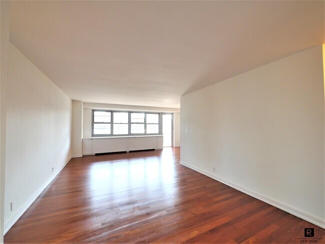 Building Photo - 765 Amsterdam Avenue
