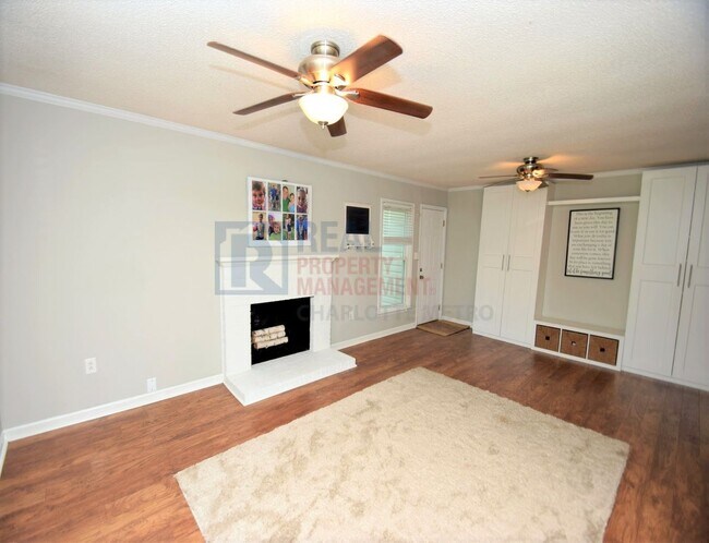 Foto del edificio - 4 Bedroom South Charlotte Home!